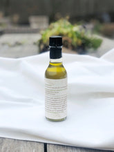 Load image into Gallery viewer, Garlic Infused Olive Oil